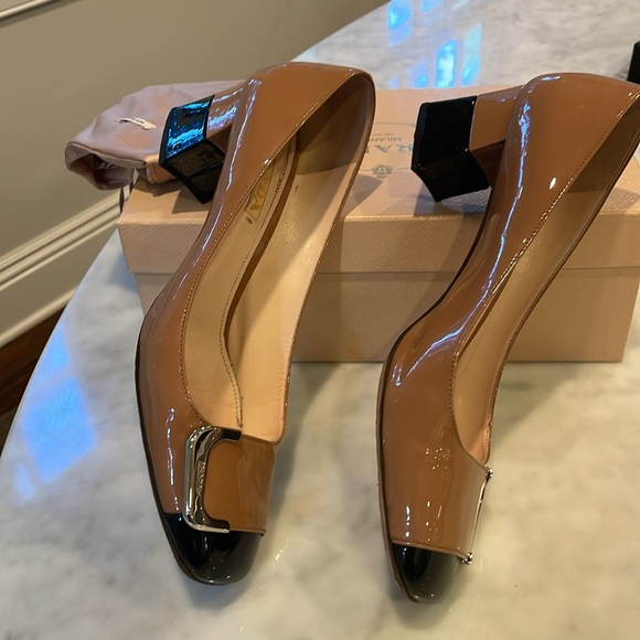 Prada sz EU 41 bicolor patent leather silver buckle block heel shoe - Picture 9 of 11